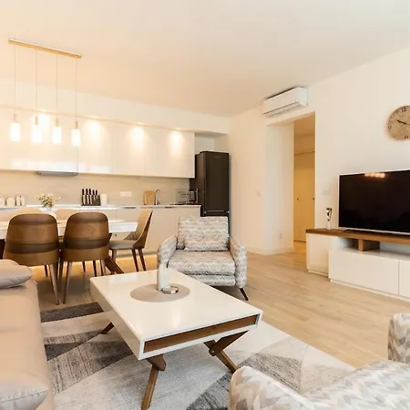 Bw Spacious Riverview Apartment Belgrade